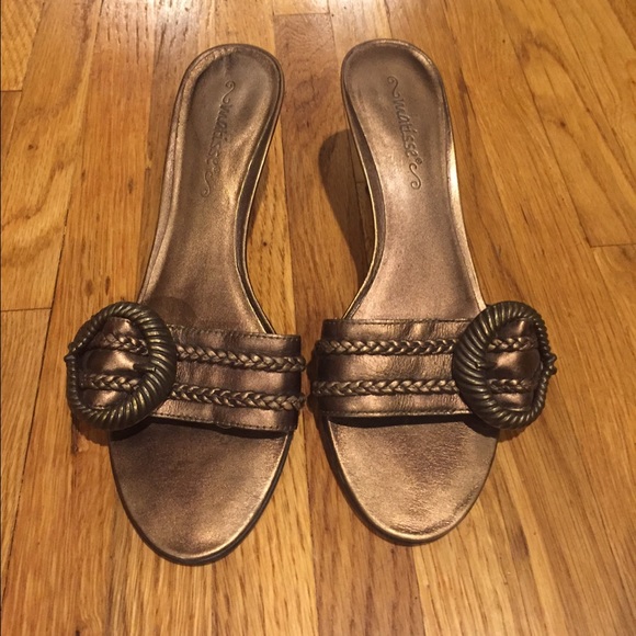 Matisse slip on sandals /color:bronze