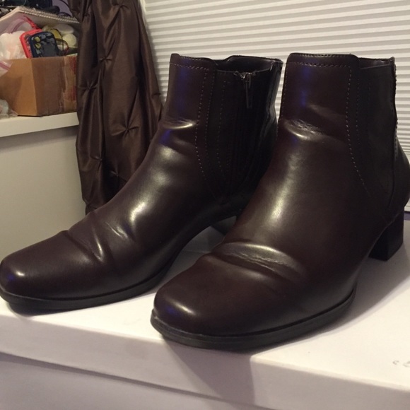 Brown heeled Booties 8W