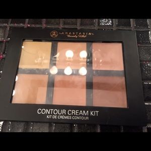 Anastasia cream contour cream kit (light)💕