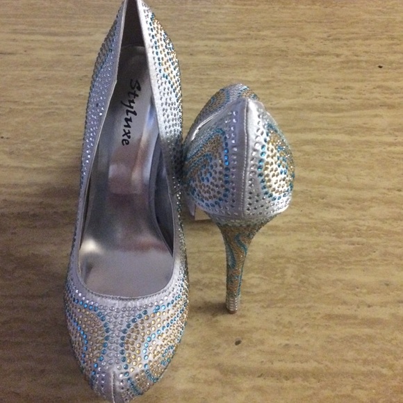 🎉🎉host pick🎉🎉OMG shoes - Picture 3 of 4