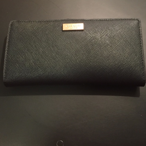Black Kate spade wallet- looks brand new - Picture 1 of 4