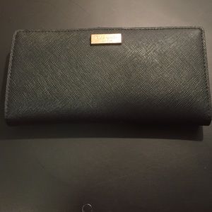 Black Kate spade wallet- looks brand new