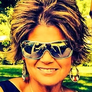 Meet your Posher, Deborah