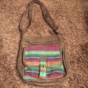 Cross shoulder strap bag