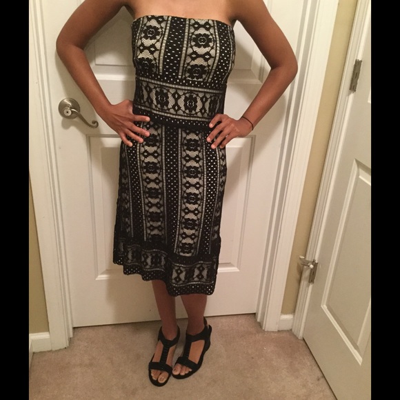 Sold on Ebay!! White house Black Market - Picture 2 of 3