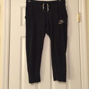 NIKE JOGGERS // women's
