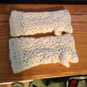 white knit hand warmers