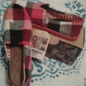 *SOLD* TOMS