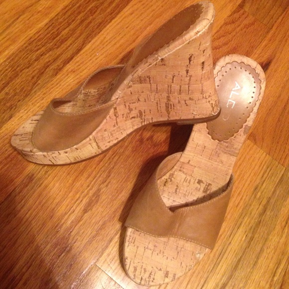 Aldo wedges