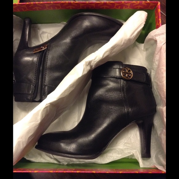 Black Tory Burch boots