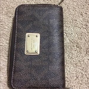 Michael Kors brown wrislet