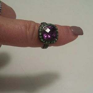 Costume jewelry ring size 8