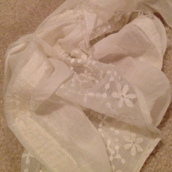 AEO Infinity Scarf- off white - Picture 2 of 3