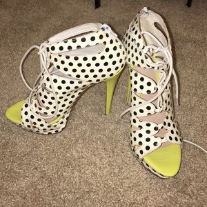 Truth or Dare by Madonna polka dot heels size 6.5