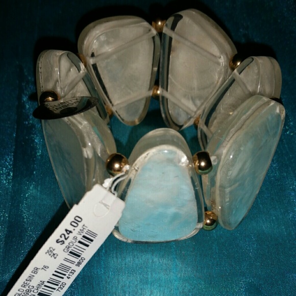 Jewelry - Picture 3 of 3