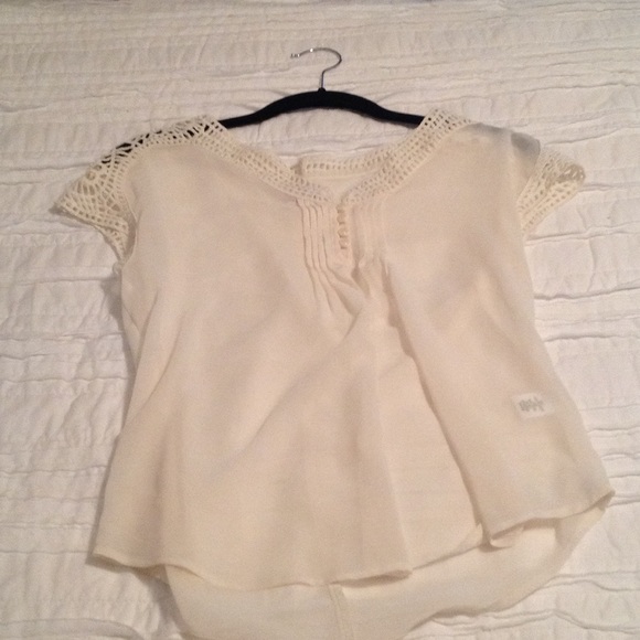 Cream Color top with lace - Picture 1 of 3