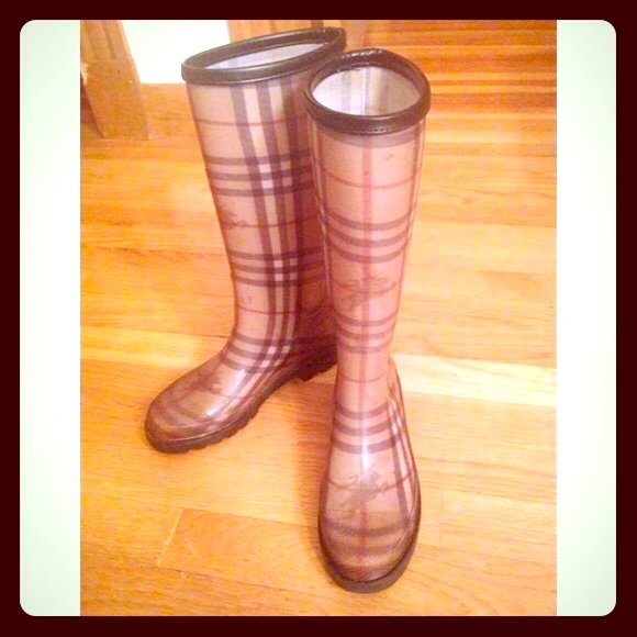 Burberry Rain boots!