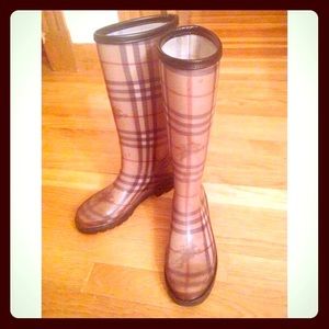 Burberry Rain boots!