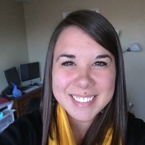 Meet your Posher, Elyssa