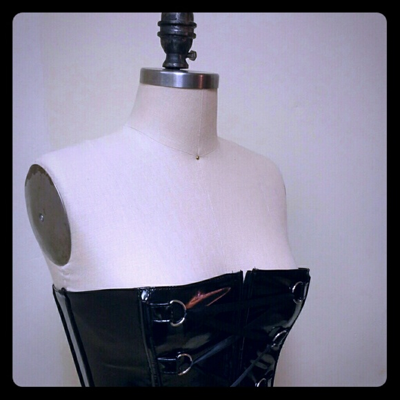 ALLURE Black Patent Leather Lace Up Corset