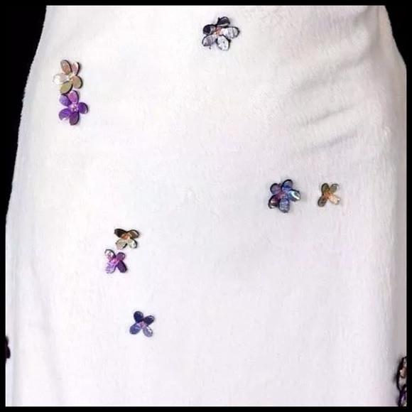 Ben De Lisi Couture Ivory Faux Fur Gown - Picture 4 of 4