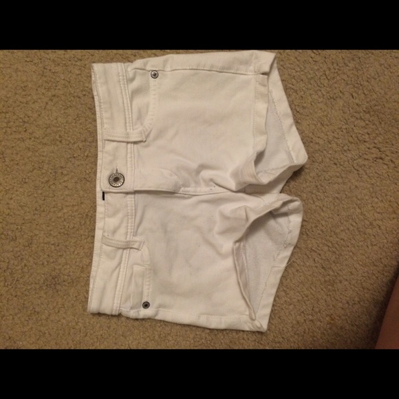 White jegging-like material shorts