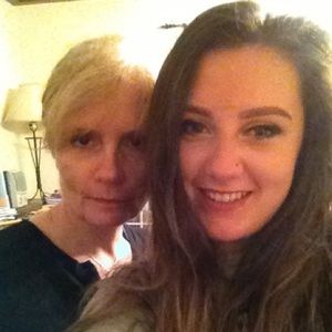 Meet your Posher, Chloe