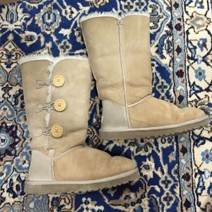 Triplet Bailey Button Ugg