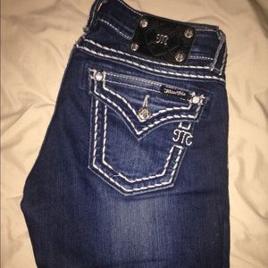 Adorable dark wash Miss Me Jeans