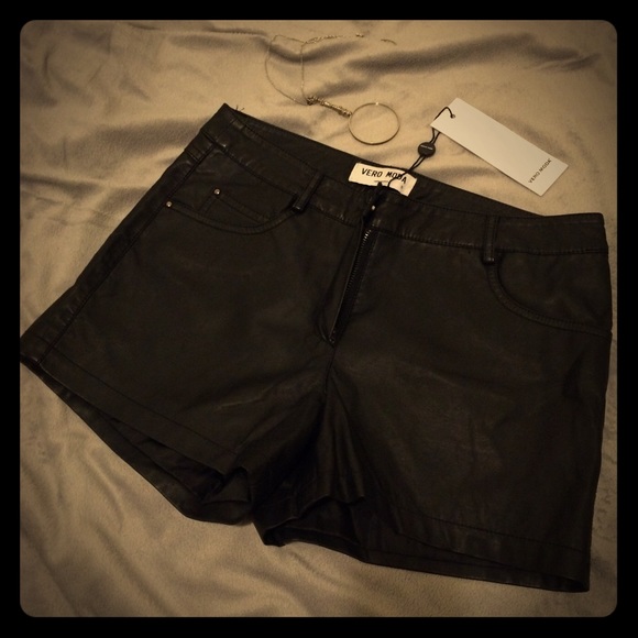 ❌SOLD❌Vera Moda Leather Look Shorts