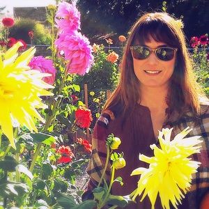 Meet your Posher, Adrienne