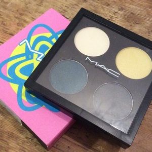 MAC quad eyeshadow palette in laundry daze
