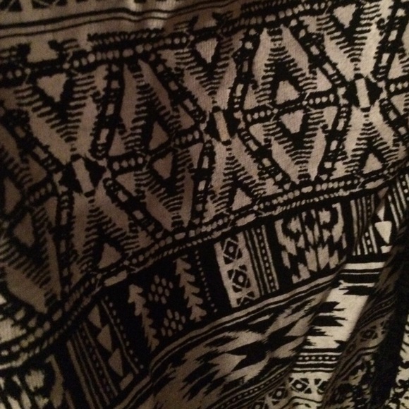 Cropped Aztec Tank - Picture 2 of 2