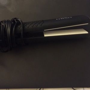 Flat iron straightener (Like New)💛!!!