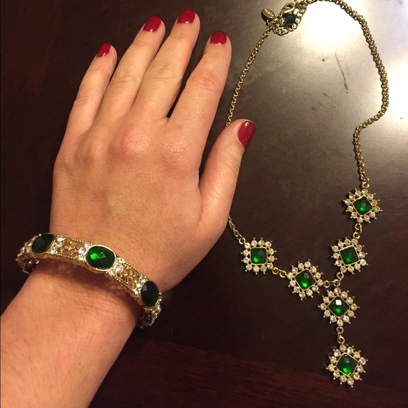 Gold and emerald necklace and bracelet set - Picture 2 of 4