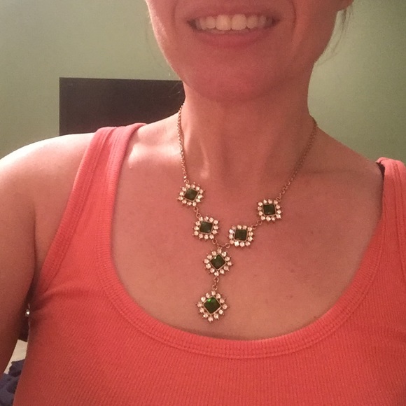 Gold and emerald necklace and bracelet set - Picture 4 of 4