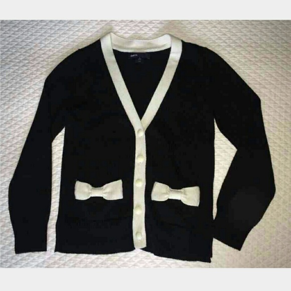 cute KIDS black cardigan (fits small in women)