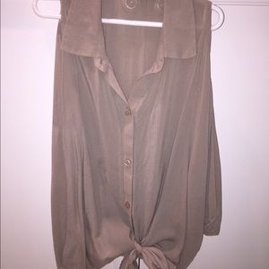Shoulder cut out, tie top