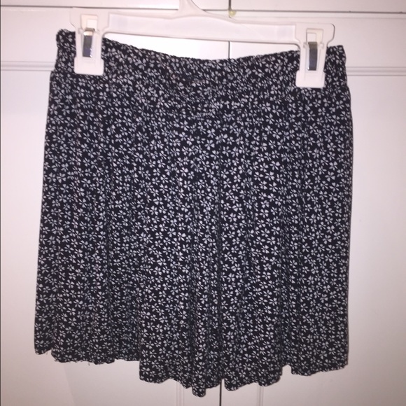 Floral Brandy Melville skirt
