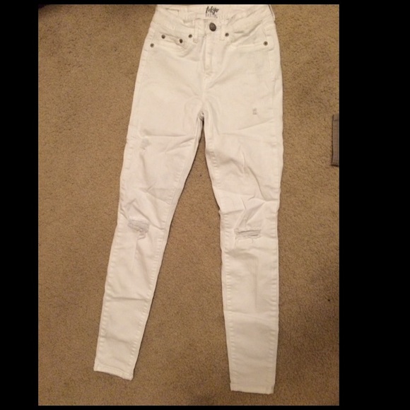 High-waisted skinny jeans