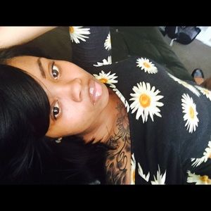 Meet your Posher, Alneishia