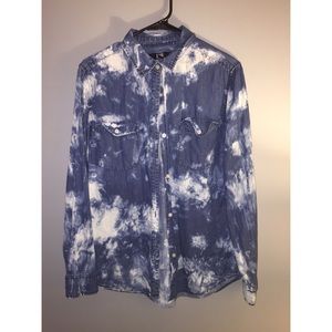 Cloud button down