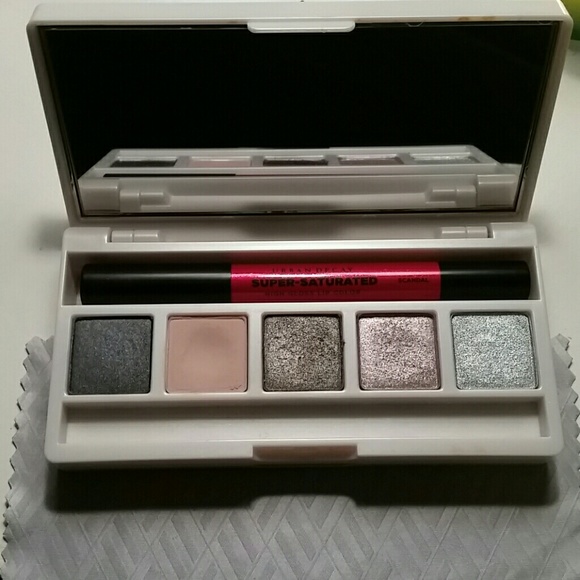 Urban Decay Anarchy face case