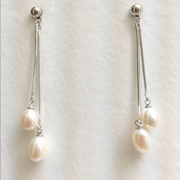 Sterling silver and freshwater pearl earrings