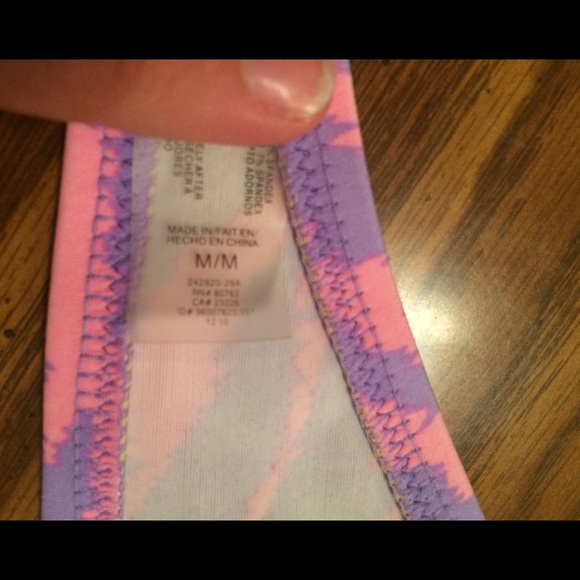 EUC Victoria's Secret bathing suit top lot❤️💜 - Picture 4 of 4