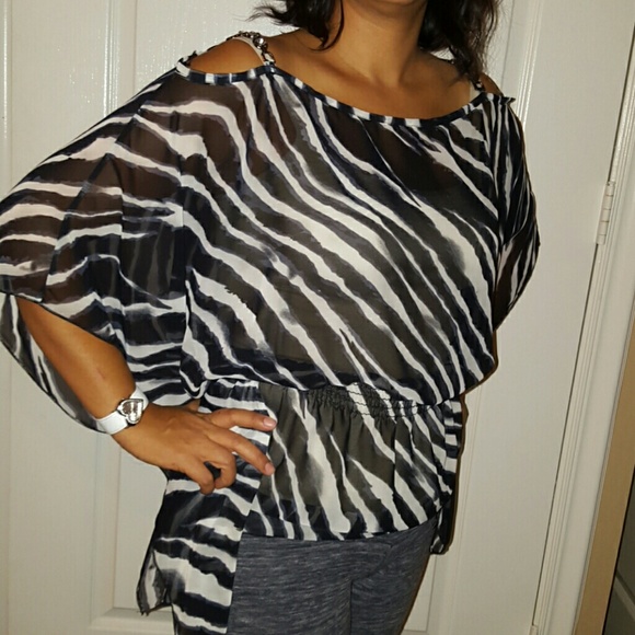 Blouse - Picture 2 of 3