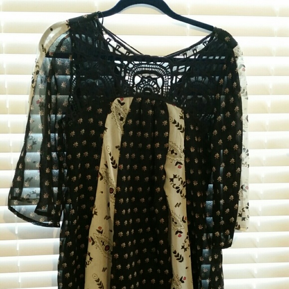Boho style dress with crochet neckline