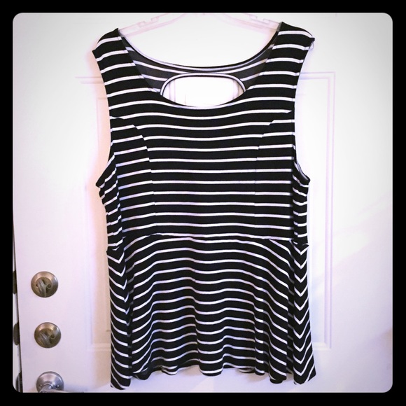 Black and white keyhole Peplum sleeveless top