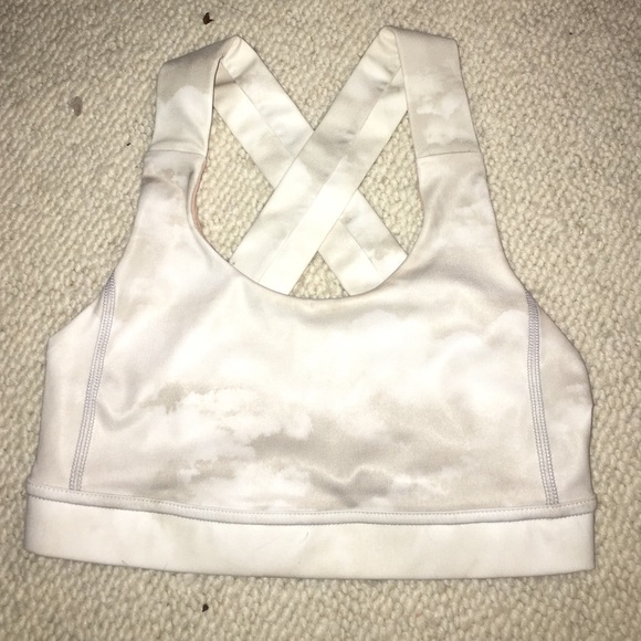 NWOT lulu lemon clasp cloud sports bra