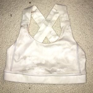 NWOT lulu lemon clasp cloud sports bra
